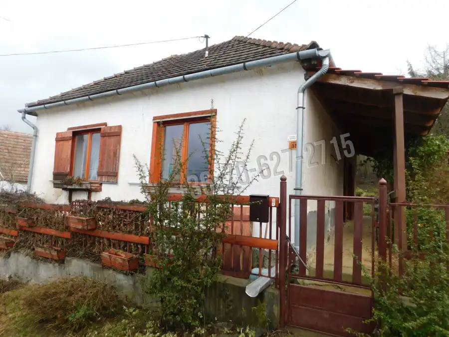 eladó családi ház, Parád